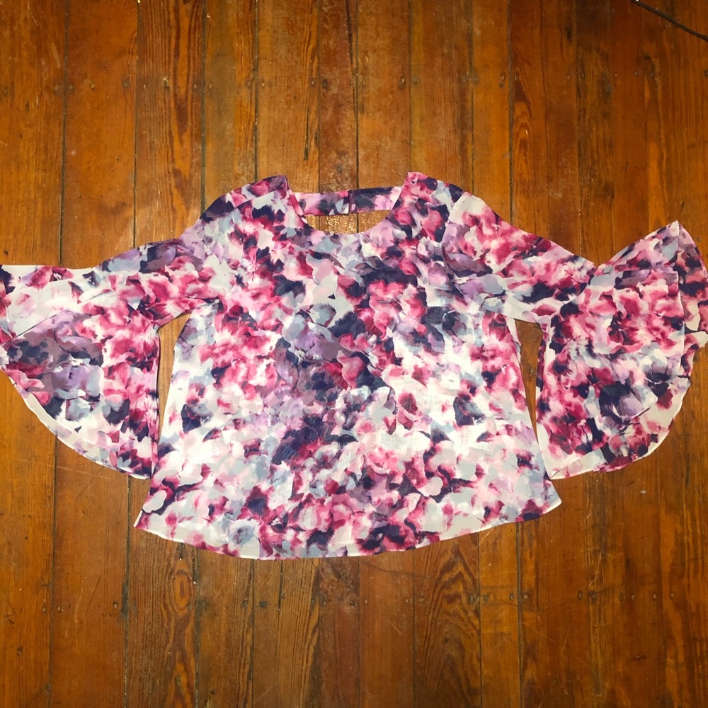 Jennifer Lopez Top - Flare Arms